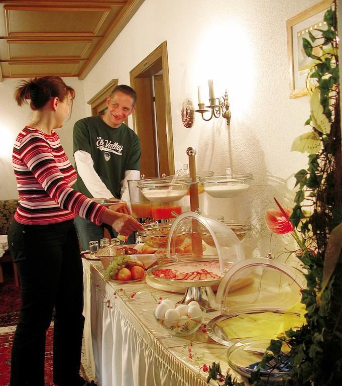 Hotel Garni Jennewein Mayrhofen Dış mekan fotoğraf