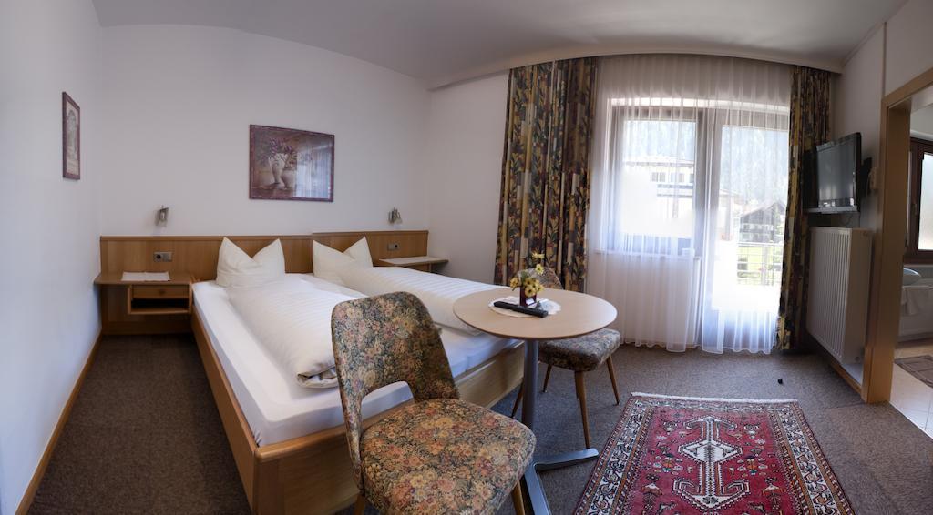 Hotel Garni Jennewein Mayrhofen Dış mekan fotoğraf